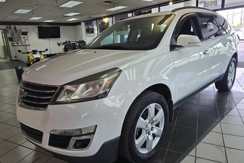 2017 Chevrolet Traverse photo 1