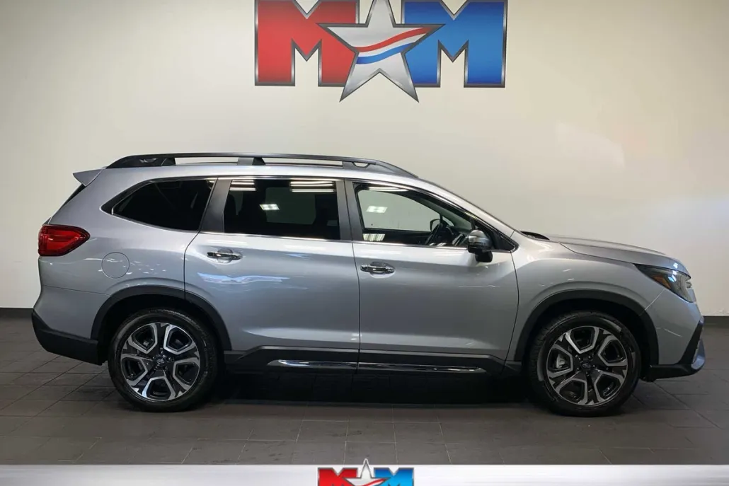 2023 Subaru Ascent Touring photo 1