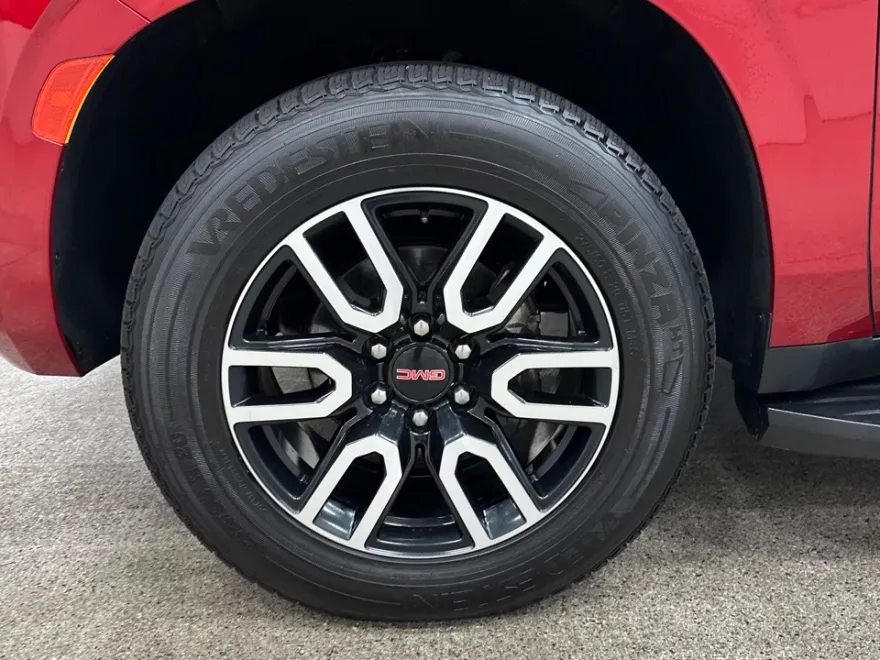 2021 Gmc Yukon AT4 photo 1