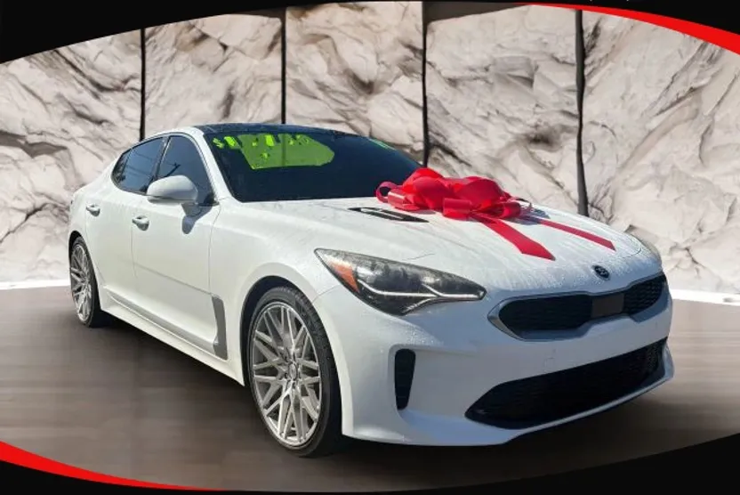 2018 Kia Stinger Premium photo 1