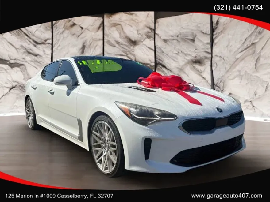 2018 Kia Stinger Premium photo 1