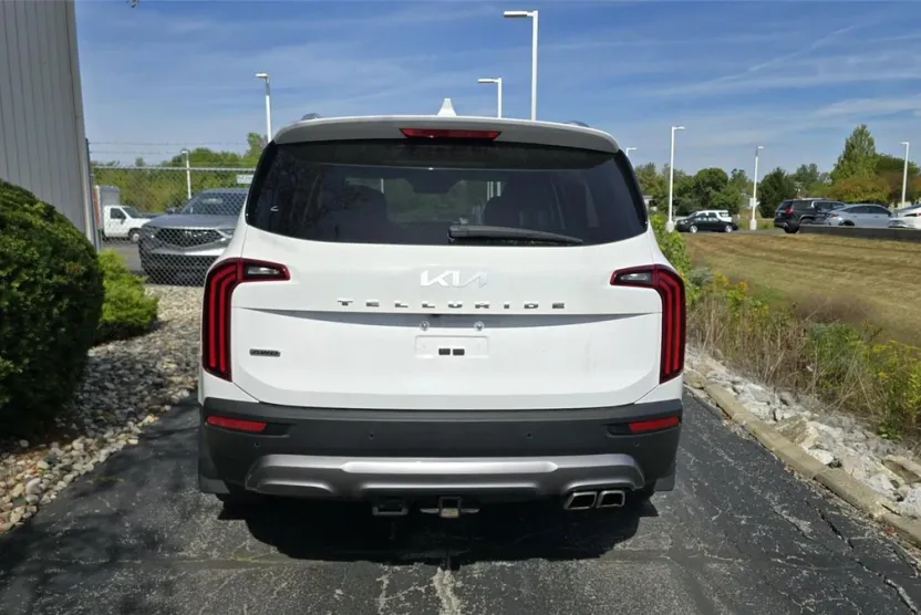 2022 Kia Telluride EX photo 1