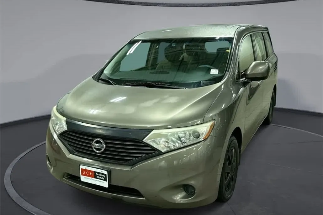2015 Nissan Quest S photo 1