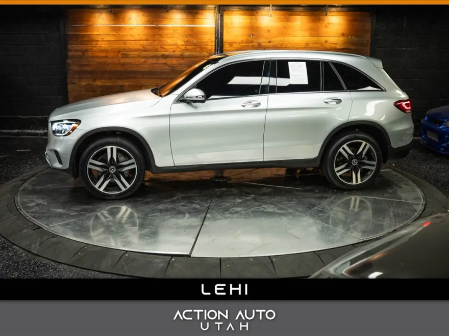 2020 Mercedes Benz GLC 300 4MATIC photo 1
