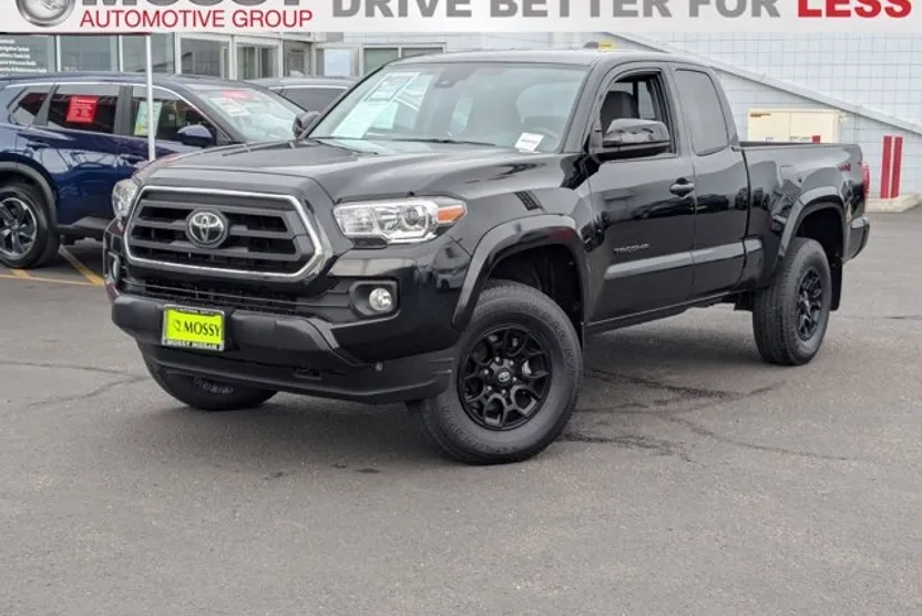 2022 Toyota Tacoma 4x4 SR5 V6 photo 1