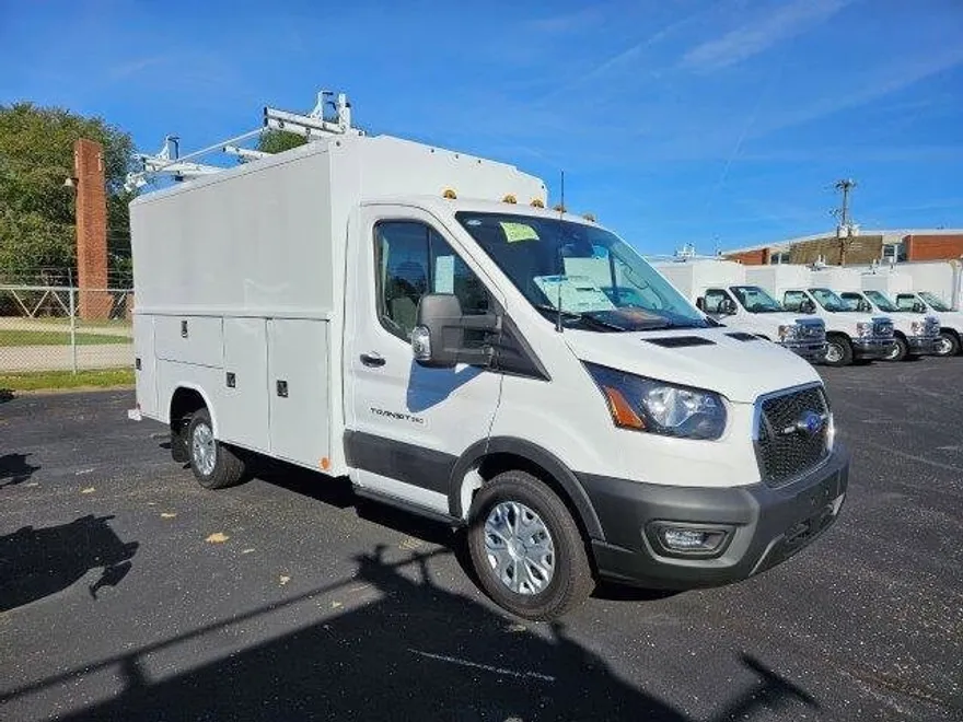 2024 Ford Transit Cutaway photo 1
