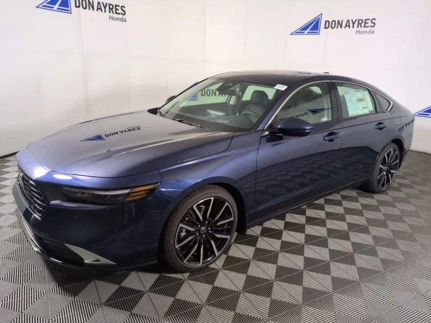 2025 Honda Accord Hybrid Touring photo 1