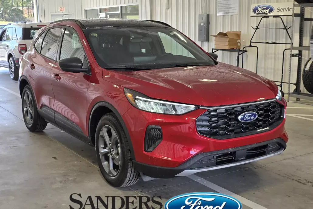 2025 Ford Escape ST-Line photo 1