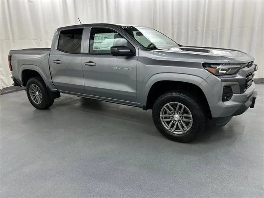 2026 Chevrolet Colorado LT photo 1