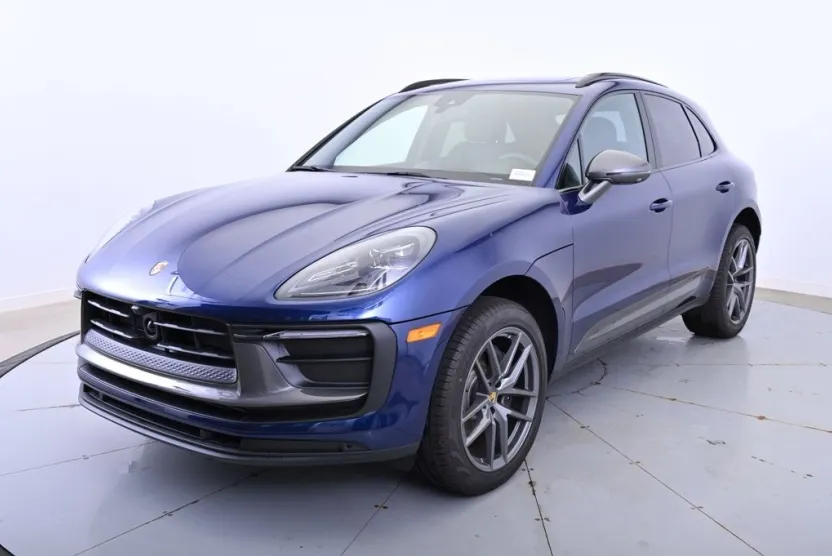 2025 Porsche Macan Base photo 1