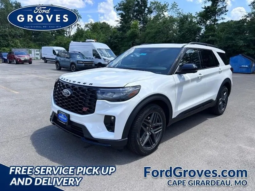 2025 Ford Explorer ST photo 1