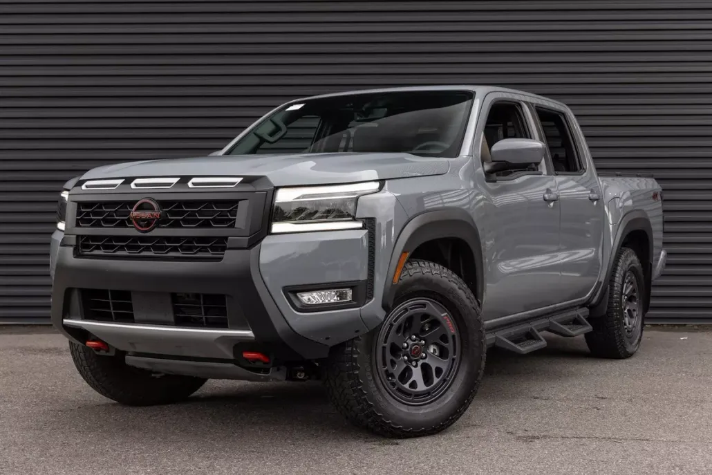 2025 Nissan Frontier PRO-4X photo 1