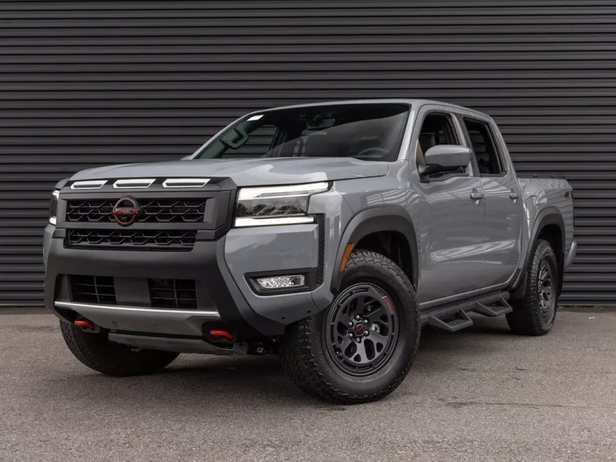 2025 Nissan Frontier PRO-4X photo 1