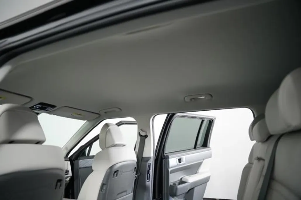 2025 Hyundai Santa Fe SEL photo 1