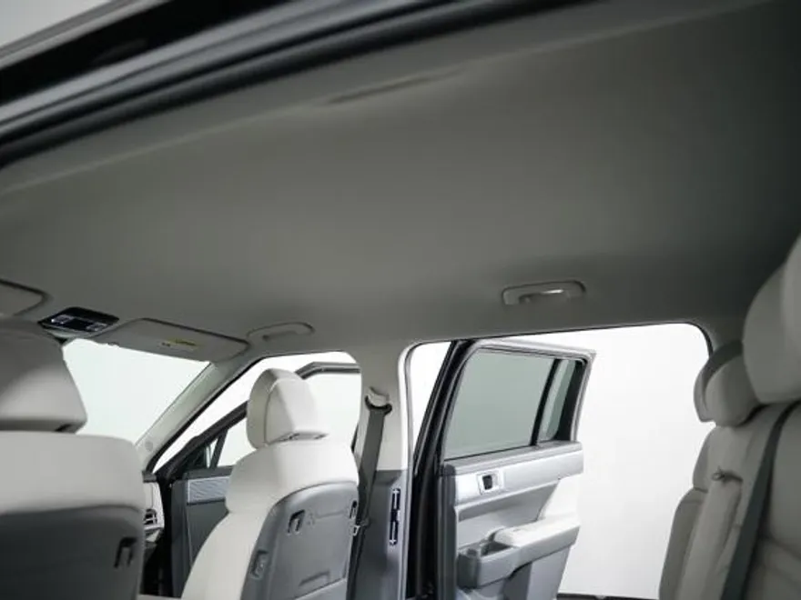 2025 Hyundai Santa Fe SEL photo 1