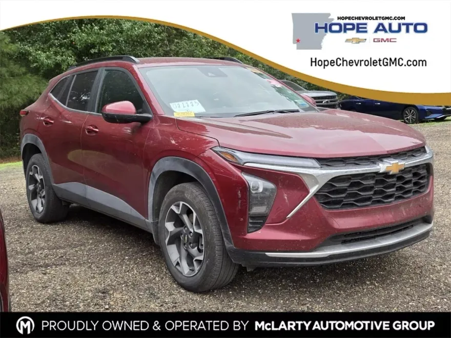 2025 Chevrolet Trax LT photo 1