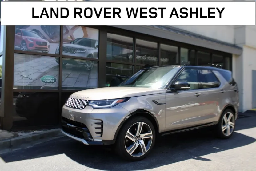 2023 Land Rover Discovery Metropolitan Edition photo 1