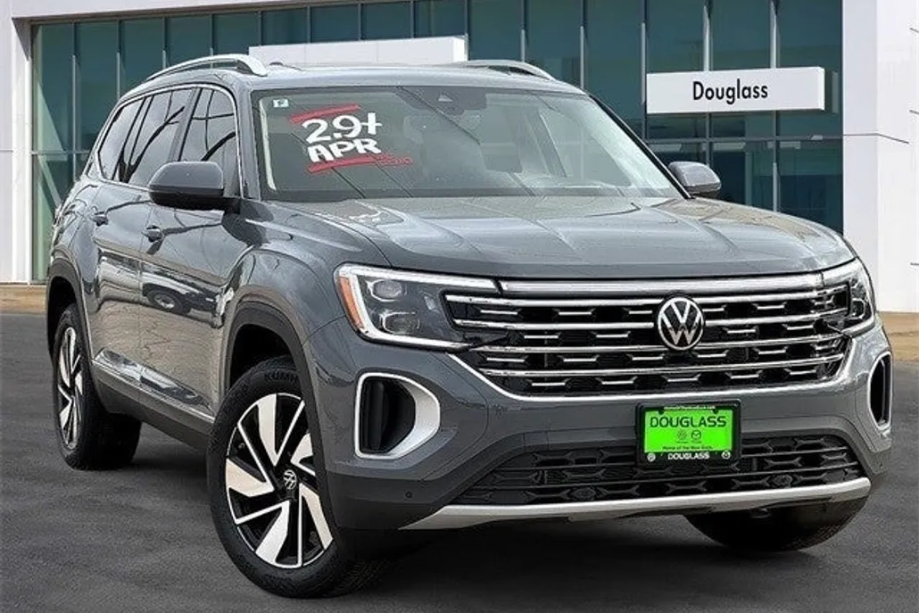 2025 Volkswagen Atlas SEL photo 1
