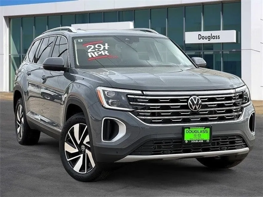 2025 Volkswagen Atlas SEL photo 1
