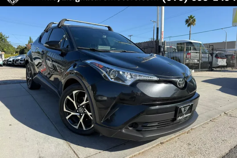 2019 Toyota C-HR XLE Limited photo 1