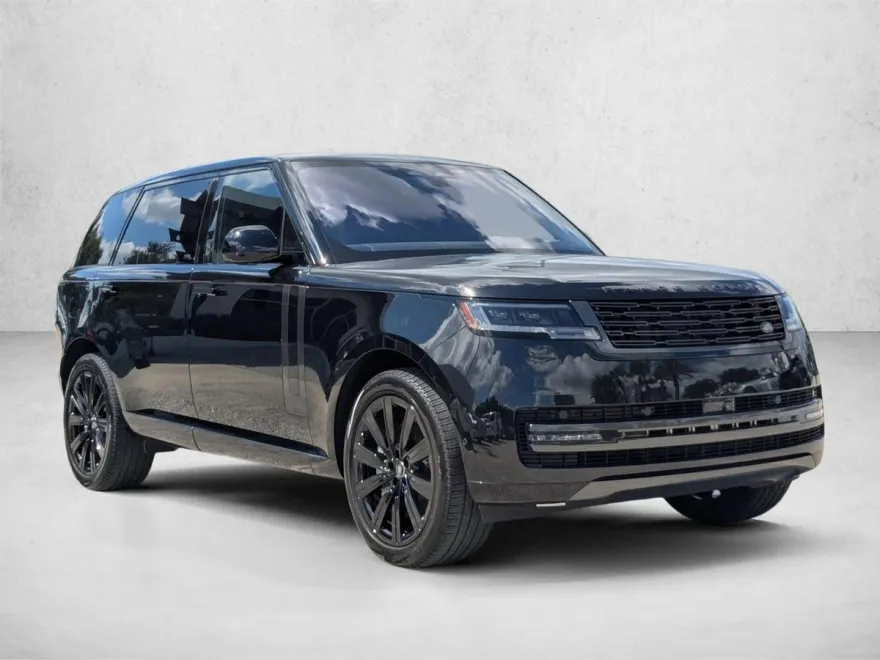 2023 Land Rover Range Rover SE photo 1