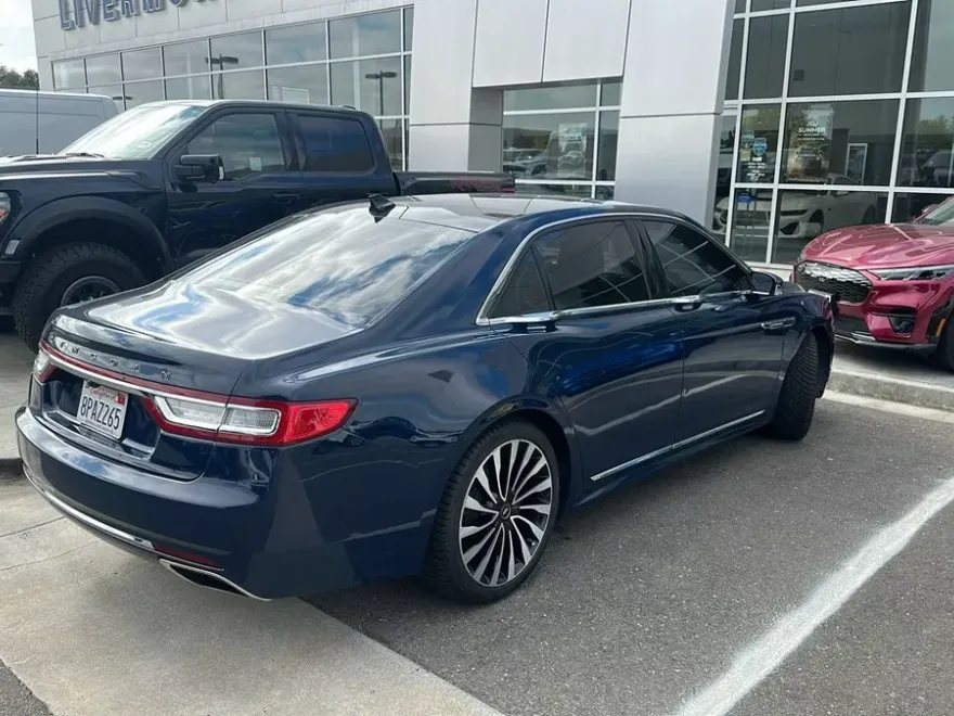 2018 Lincoln Continental Black Label photo 1