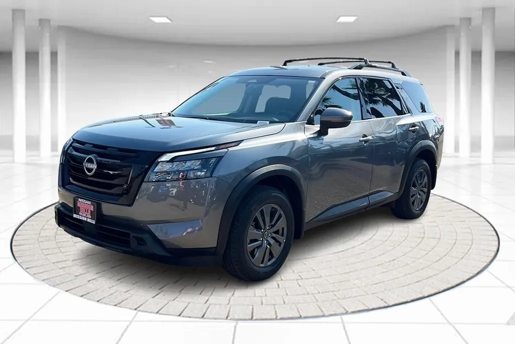 2024 Nissan Pathfinder SV photo 1