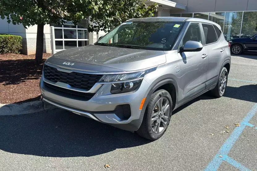 2022 Kia Seltos LX photo 1