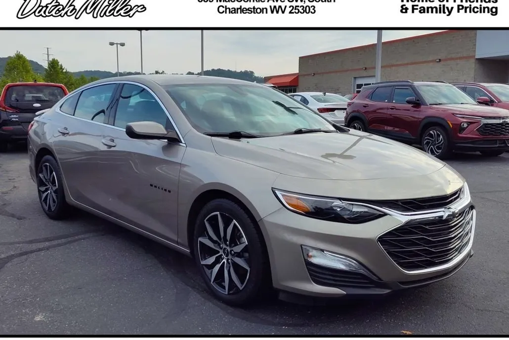 2022 Chevrolet Malibu RS photo 1