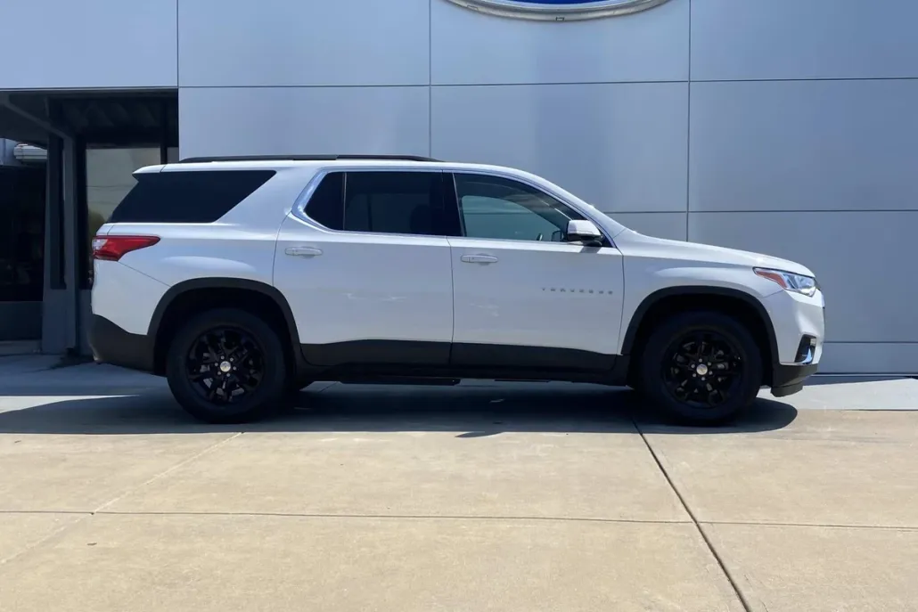 2019 Chevrolet Traverse Cloth 1LT photo 1