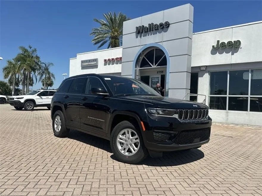 2025 Jeep Grand Cherokee Laredo photo 1