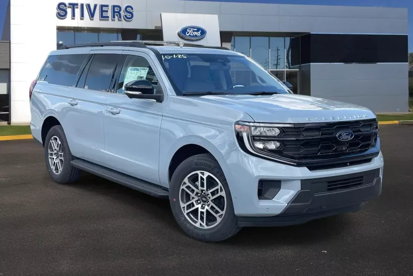 2025 Ford Expedition MAX photo 1