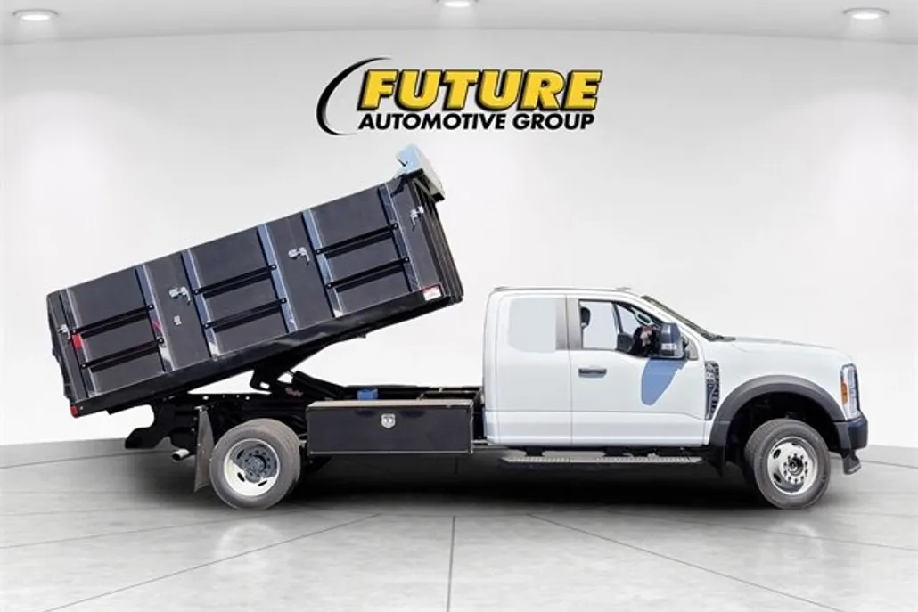2024 Ford F-550 XL photo 1