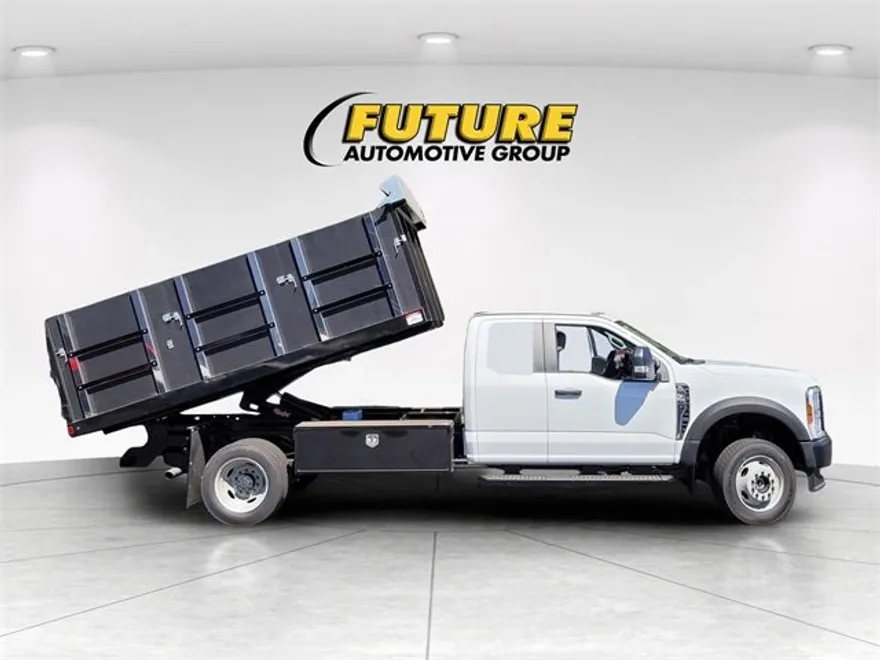 2024 Ford F-550 XL photo 1