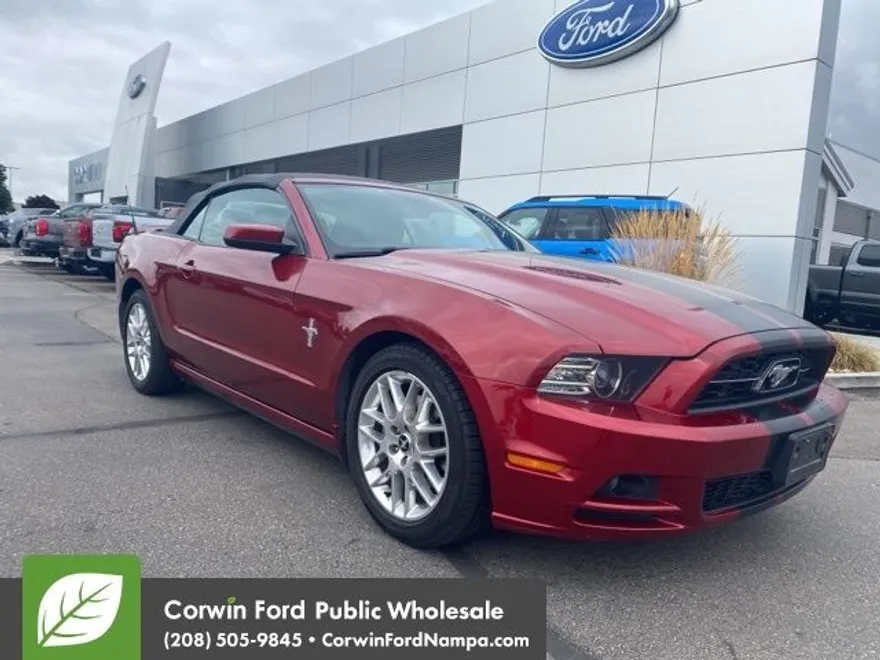 2014 Ford Mustang V6 Premium photo 1