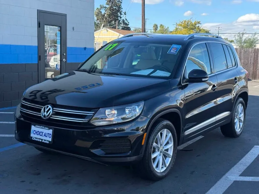 2017 Volkswagen Tiguan Wolfsburg Edition photo 1
