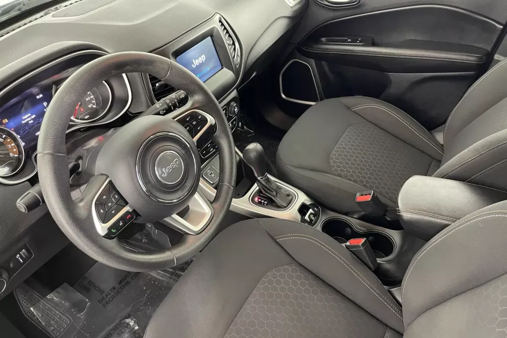 2018 Jeep Compass Sport photo 1