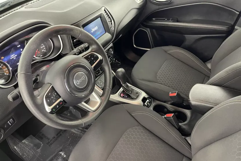 2018 Jeep Compass Sport photo 1