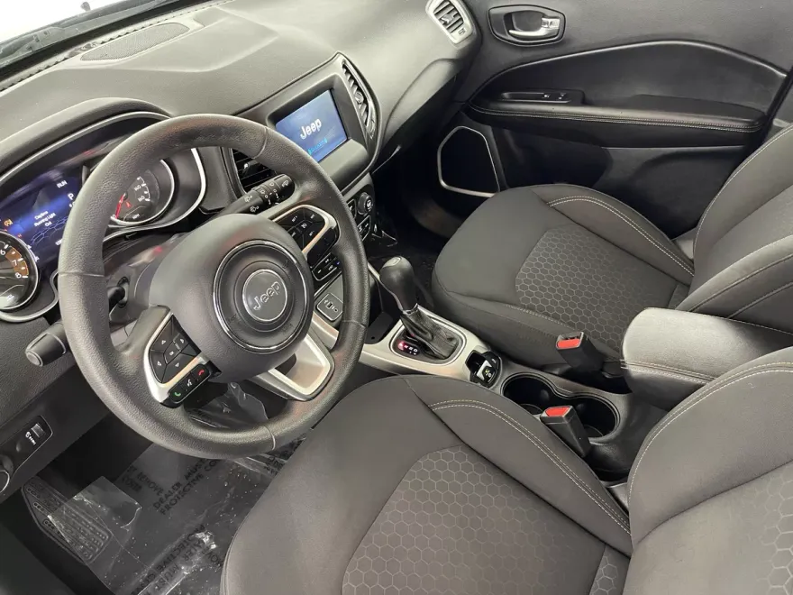 2018 Jeep Compass Sport photo 1