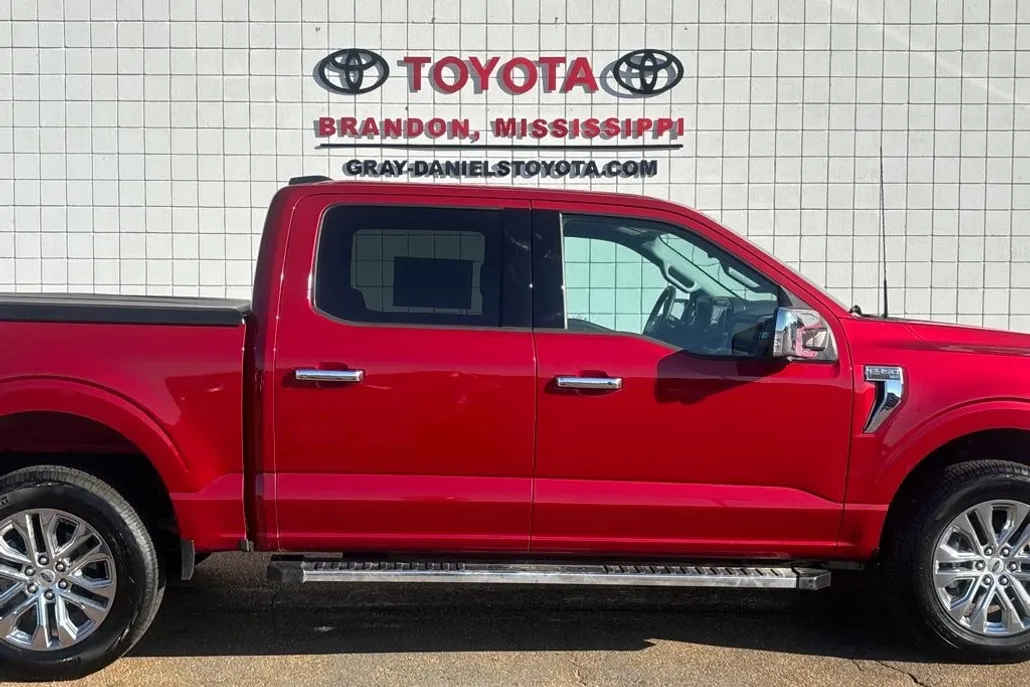 2024 Ford F-150 XLT photo 1