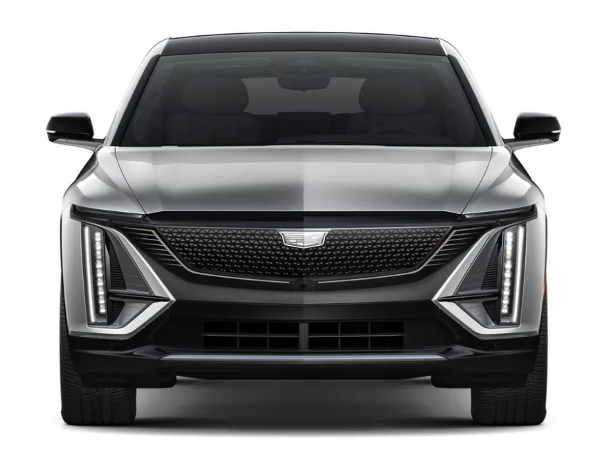 2026 Cadillac Lyriq Sport photo 2