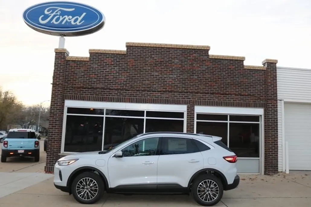 2025 Ford Escape Plug-In Hybrid photo 1