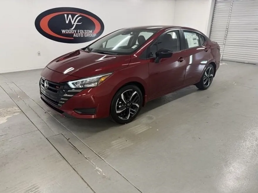 2025 Nissan Versa SR photo 1
