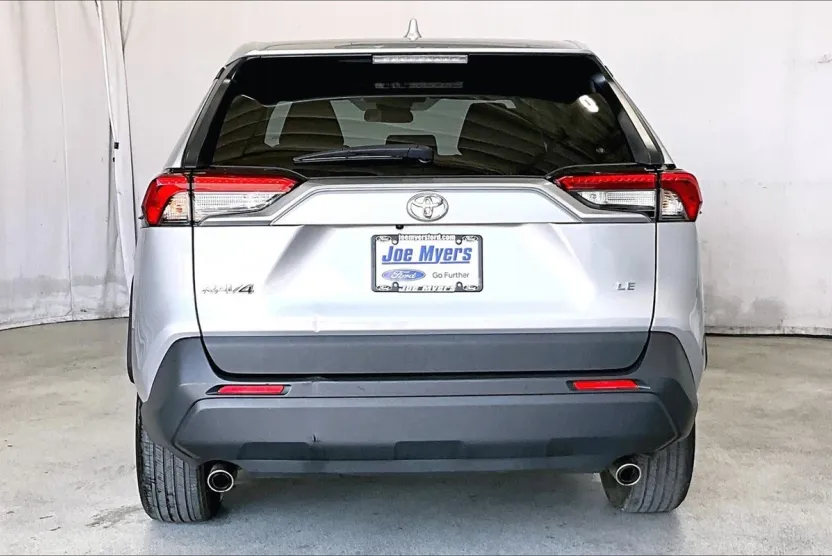 2024 Toyota RAV4 LE photo 1