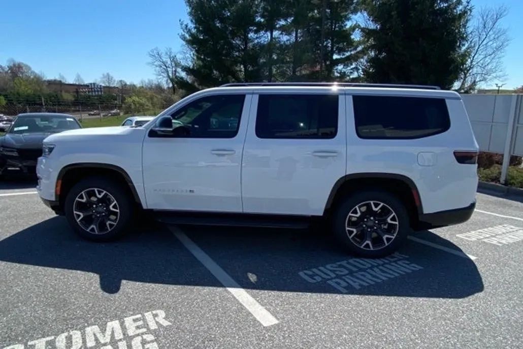 2023 Jeep Wagoneer Series III photo 1