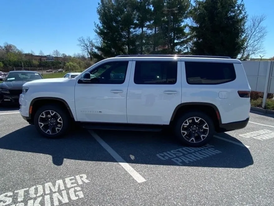 2023 Jeep Wagoneer Series III photo 1