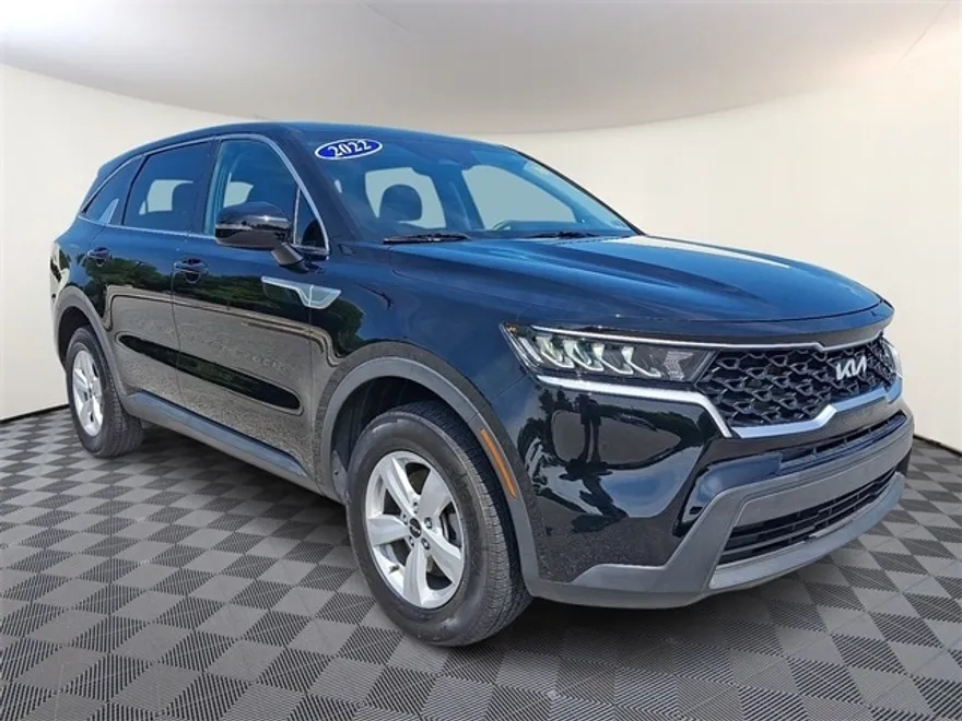 2022 Kia Sorento LX photo 1