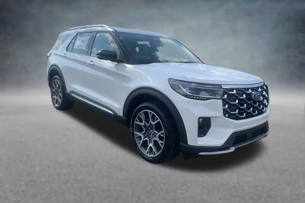 2025 Ford Explorer Platinum photo 1