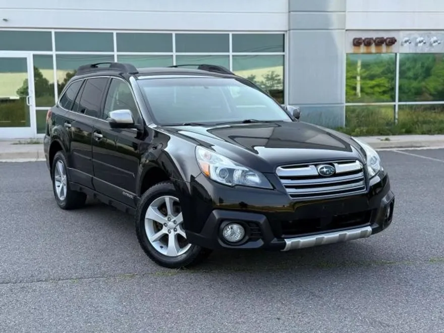 2013 Subaru Outback 2.5i Limited photo 1