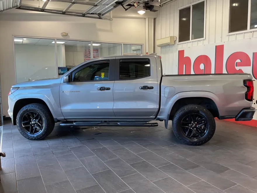 2023 Chevrolet Colorado LT photo 1